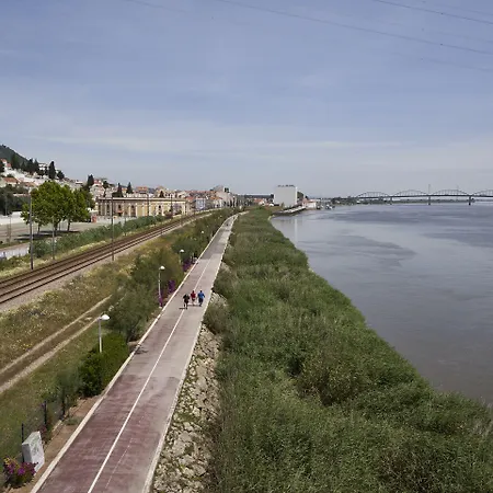 Leziria Parque فيلا فرانكا دي شيرا